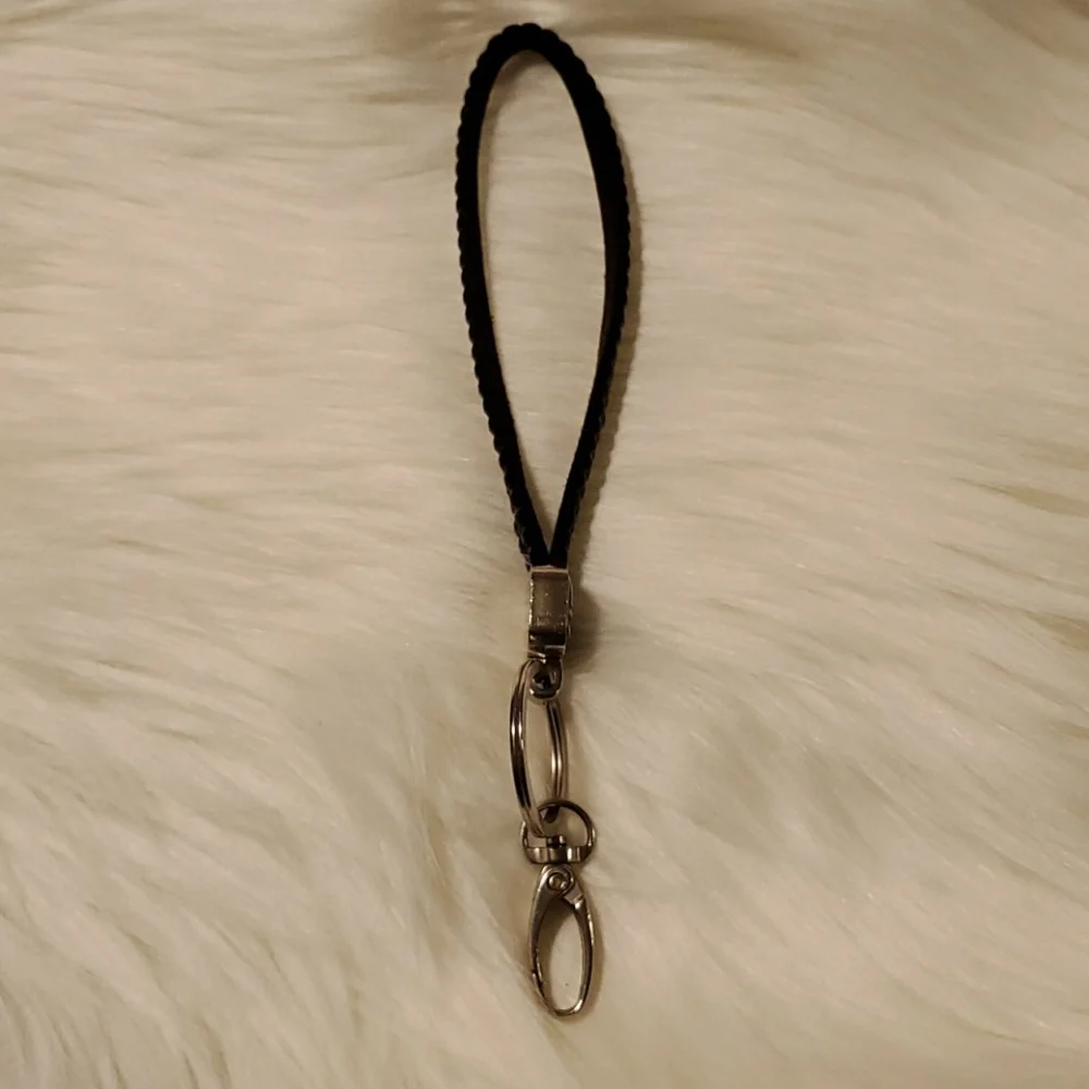 LA Kings Key Chain Silver Black with Black Rinestones